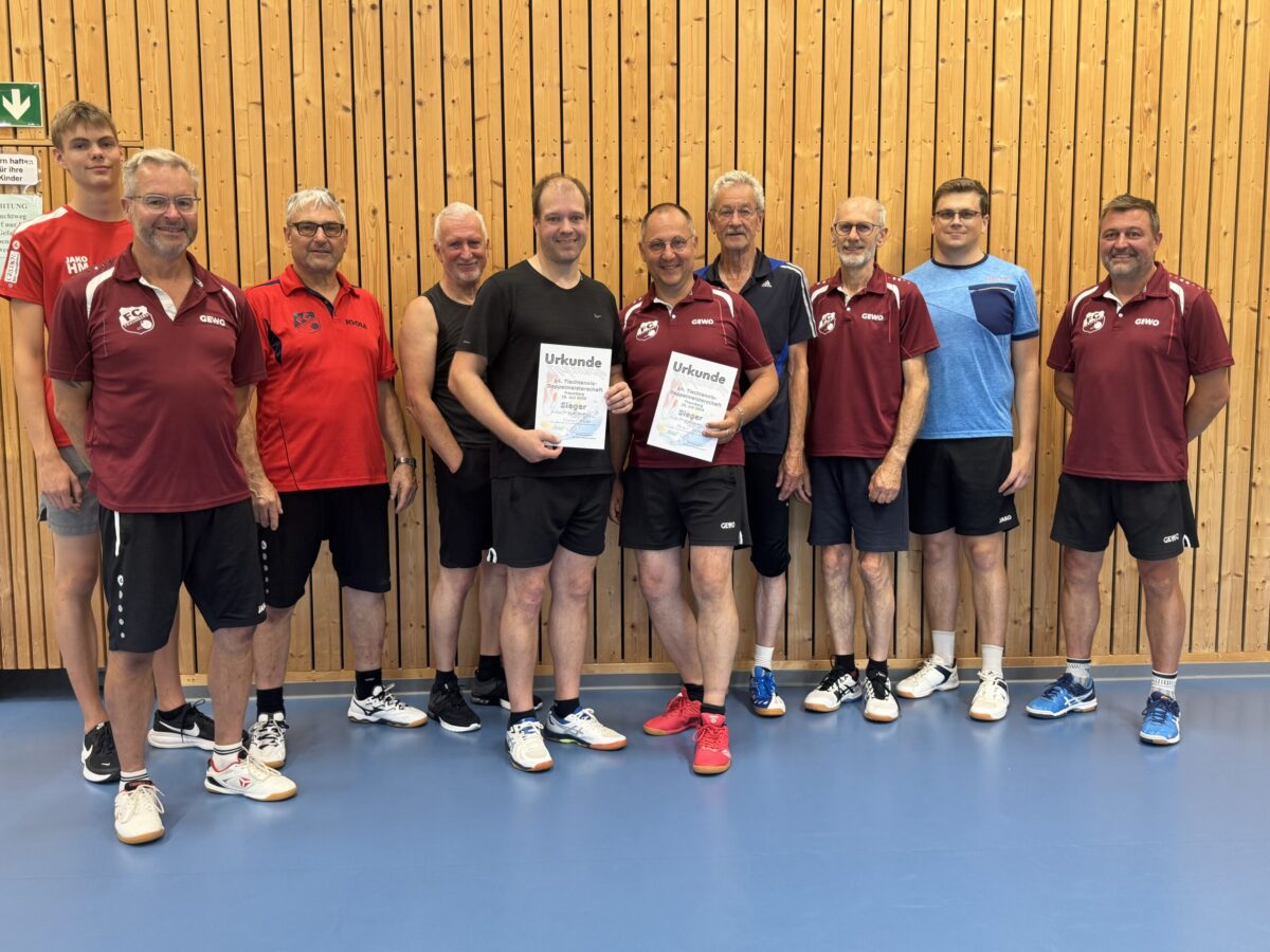 v.l.nr.: Henri Mackel, Reinhard Schmidt, Michael Westermeier, Rupert Meyr, Robert Pichlmaier, Norbert Radde, Franz Knittler, Georg Blattenberger, Michael Weber und Nicolas Hess